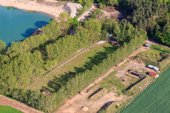 Vue aérienne de Terrain du club de tir à l'arc Schnoogejächer Rülzheim et de l'association des amoureux des chiens Rülzheim eV à Rülzheim dans le département Rhénanie-Palatinat, Allemagne