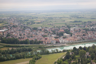 Photographie aérienne de Latisana dans le département Frioul-Vénétie Julienne, Italie