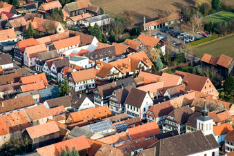 Vue aérienne de De l'Hôtel Zur Krone (Palatinat) à le quartier Hayna in Herxheim bei Landau dans le département Rhénanie-Palatinat, Allemagne