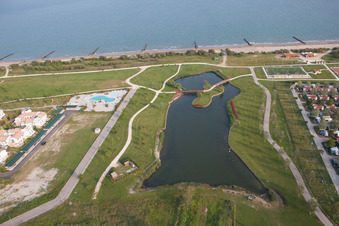 Caorle dans le département Metropolitanstadt Venedig, Italie du point de vue du drone