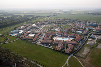 Vue aérienne de Duna Verde dans le département Vénétie, Italie