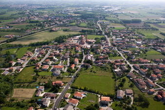 Photographie aérienne de Pescincanna dans le département Frioul-Vénétie Julienne, Italie