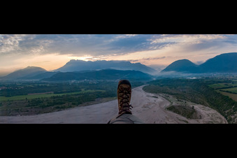 Vue aérienne de TagliamentO à Solimbergo dans le département Frioul-Vénétie Julienne, Italie
