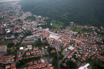 Photographie aérienne de Maniago dans le département Pordenone, Italie