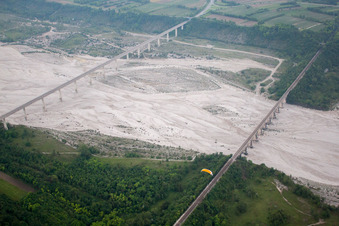 Enregistrement par drone de Vajont dans le département Pordenone, Italie
