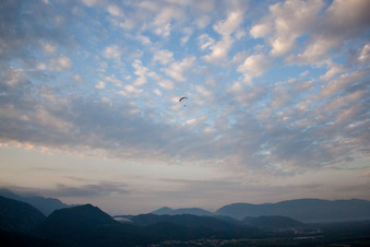 Maniago dans le département Pordenone, Italie d'en haut