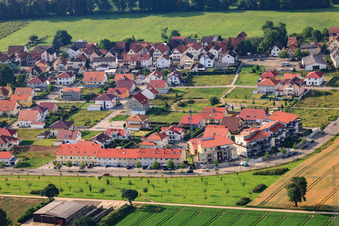 Sur la haute piste à Kandel dans le département Rhénanie-Palatinat, Allemagne depuis l'avion