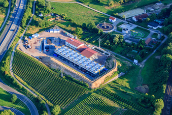 Centrale géothermique de Pfalzwerke geofuture GmbH à Insheim sur l'A65 à Insheim dans le département Rhénanie-Palatinat, Allemagne vu d'un drone