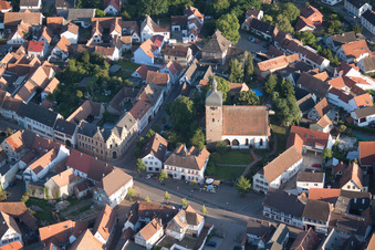 Vue oblique de Vue des rues et des maisons dans les quartiers résidentiels à le quartier Billigheim in Billigheim-Ingenheim dans le département Rhénanie-Palatinat, Allemagne