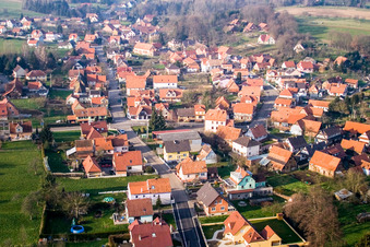 Vue aérienne de Vue sur le village à Lobsann dans le département Bas Rhin, France