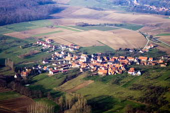 Vue aérienne de Memmelshoffen dans le département Bas Rhin, France