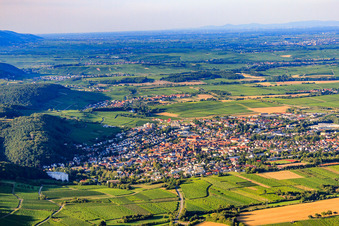 Vue de la ville depuis le sud à Bad Bergzabern dans le département Rhénanie-Palatinat, Allemagne hors des airs