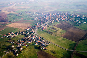 Vue aérienne de Schönenbourg à Schœnenbourg dans le département Bas Rhin, France