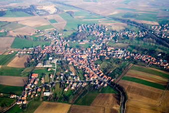 Vue aérienne de Riedseltz dans le département Bas Rhin, France