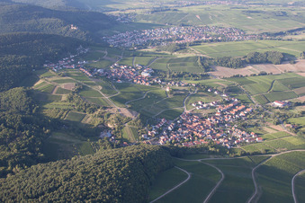 Quartier Gleishorbach in Gleiszellen-Gleishorbach dans le département Rhénanie-Palatinat, Allemagne d'en haut