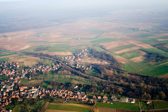 Vue aérienne de Riedseltz dans le département Bas Rhin, France