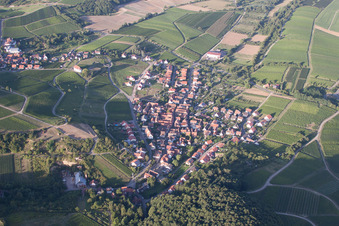 Vue d'oiseau de Quartier Gleishorbach in Gleiszellen-Gleishorbach dans le département Rhénanie-Palatinat, Allemagne