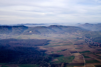 Vue oblique de Steinseltz dans le département Bas Rhin, France