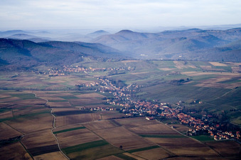 Steinseltz dans le département Bas Rhin, France d'en haut