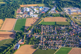 Vue aérienne de Vue du village depuis le nord à Rohrbach dans le département Rhénanie-Palatinat, Allemagne
