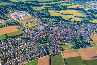Vue oblique de Vue du village depuis le nord à Rohrbach dans le département Rhénanie-Palatinat, Allemagne