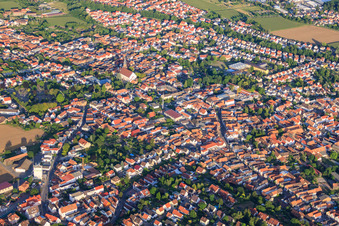 Vue aérienne de Centre à Herxheim bei Landau dans le département Rhénanie-Palatinat, Allemagne