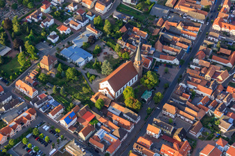 Sainte-Marie de l'Assomption à Herxheim bei Landau dans le département Rhénanie-Palatinat, Allemagne hors des airs