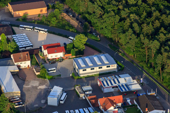 Vue aérienne de Zone commerciale Am Kleinwald avec Probus Schultz à Herxheim bei Landau dans le département Rhénanie-Palatinat, Allemagne