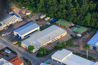 Vue aérienne de Zone industrielle de Gäxwald avec l'imprimerie Nunnenmann GmbH à Herxheim bei Landau dans le département Rhénanie-Palatinat, Allemagne