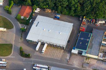 Vue aérienne de Zone industrielle de Gäxwald avec Arnulf Weiller GmbH à Herxheim bei Landau dans le département Rhénanie-Palatinat, Allemagne