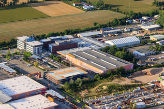 Vue aérienne de HORNBACH Baumarkt AG Siège social Bornheim à le quartier Dreihof in Bornheim dans le département Rhénanie-Palatinat, Allemagne