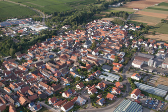 Quartier Niederhochstadt in Hochstadt dans le département Rhénanie-Palatinat, Allemagne vue d'en haut