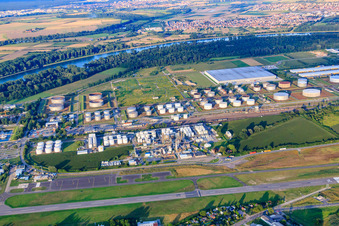 Aéroport Speyer à Speyer dans le département Rhénanie-Palatinat, Allemagne hors des airs