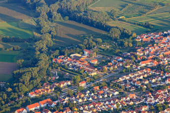 Vue aérienne de Gare Sondernheim à le quartier Sondernheim in Germersheim dans le département Rhénanie-Palatinat, Allemagne