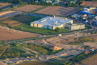 Vue oblique de Domaine industriel Nordring DBK EMS GmbH & Co. KG et DBK David + Baader GmbH à Rülzheim dans le département Rhénanie-Palatinat, Allemagne