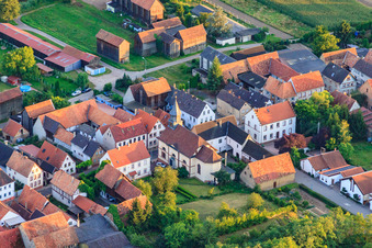 Vue aérienne de Église Saint-Antoine à Herxheimweyher dans le département Rhénanie-Palatinat, Allemagne