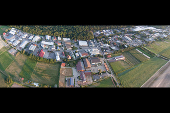 Vue aérienne de Panorama des zones commerciales Am Gäxwald et Am Kleinwald à Herxheim bei Landau dans le département Rhénanie-Palatinat, Allemagne