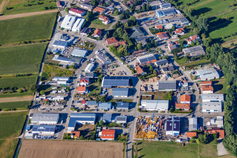 Vue aérienne de Zone industrielle et implantation d'entreprises au sud à le quartier Liedolsheim in Dettenheim dans le département Bade-Wurtemberg, Allemagne