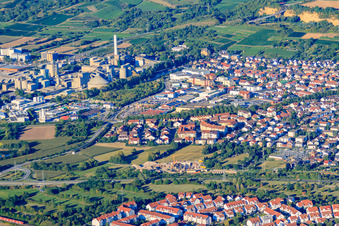 Vue aérienne de Stralsund Ring devant la cimenterie Leimen de Heidelberg Materials à Leimen dans le département Bade-Wurtemberg, Allemagne