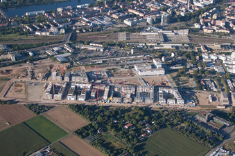 Vue aérienne de En cours de construction à le quartier Bahnstadt in Heidelberg dans le département Bade-Wurtemberg, Allemagne