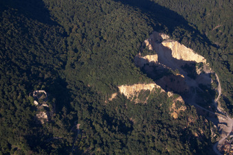 Dossenheim dans le département Bade-Wurtemberg, Allemagne depuis l'avion