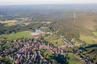 Vue aérienne de Vue sur le village à le quartier Ober-Abtsteinach in Abtsteinach dans le département Hesse, Allemagne