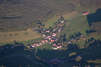 Vue aérienne de Quartier Güttersbach in Mossautal dans le département Hesse, Allemagne
