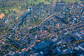 Vue aérienne de Anneau de la ville à le quartier Stockheim in Michelstadt dans le département Hesse, Allemagne