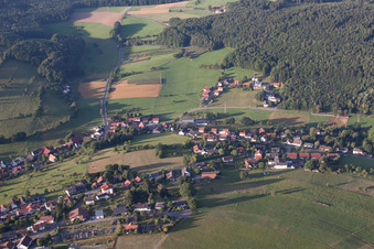 Vue aérienne de Du nord à le quartier Weiten-Gesäß in Michelstadt dans le département Hesse, Allemagne
