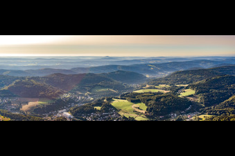 Vue aérienne de Panorama d'Odenwald à le quartier Aschbach in Wald-Michelbach dans le département Hesse, Allemagne