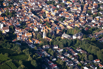 Vue aérienne de Quartier Leutershausen in Hirschberg an der Bergstraße dans le département Bade-Wurtemberg, Allemagne