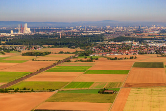Vue aérienne de Quartier sur la ligne de chemin de fer à le quartier Friedrichsfeld in Mannheim dans le département Bade-Wurtemberg, Allemagne