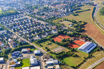 Vue aérienne de Club de tennis Plankstadt eV à Plankstadt dans le département Bade-Wurtemberg, Allemagne