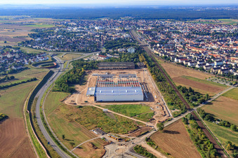 Vue aérienne de Chantier de construction du nouveau bâtiment Decathlon Schwetzingen à Schwetzingen dans le département Bade-Wurtemberg, Allemagne